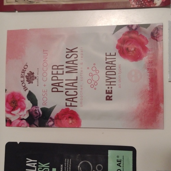 NEW Beauty Self Care Lot of 10 Masks 12 Biore Pore Strips and 6 Headbands - Picture 7 of 16